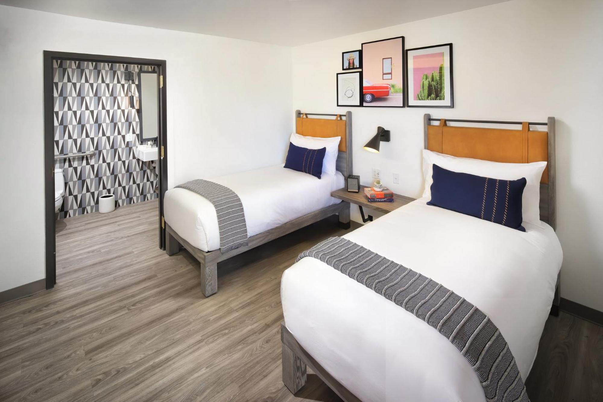 Hotel Voco The Tuxon By Ihg 4*